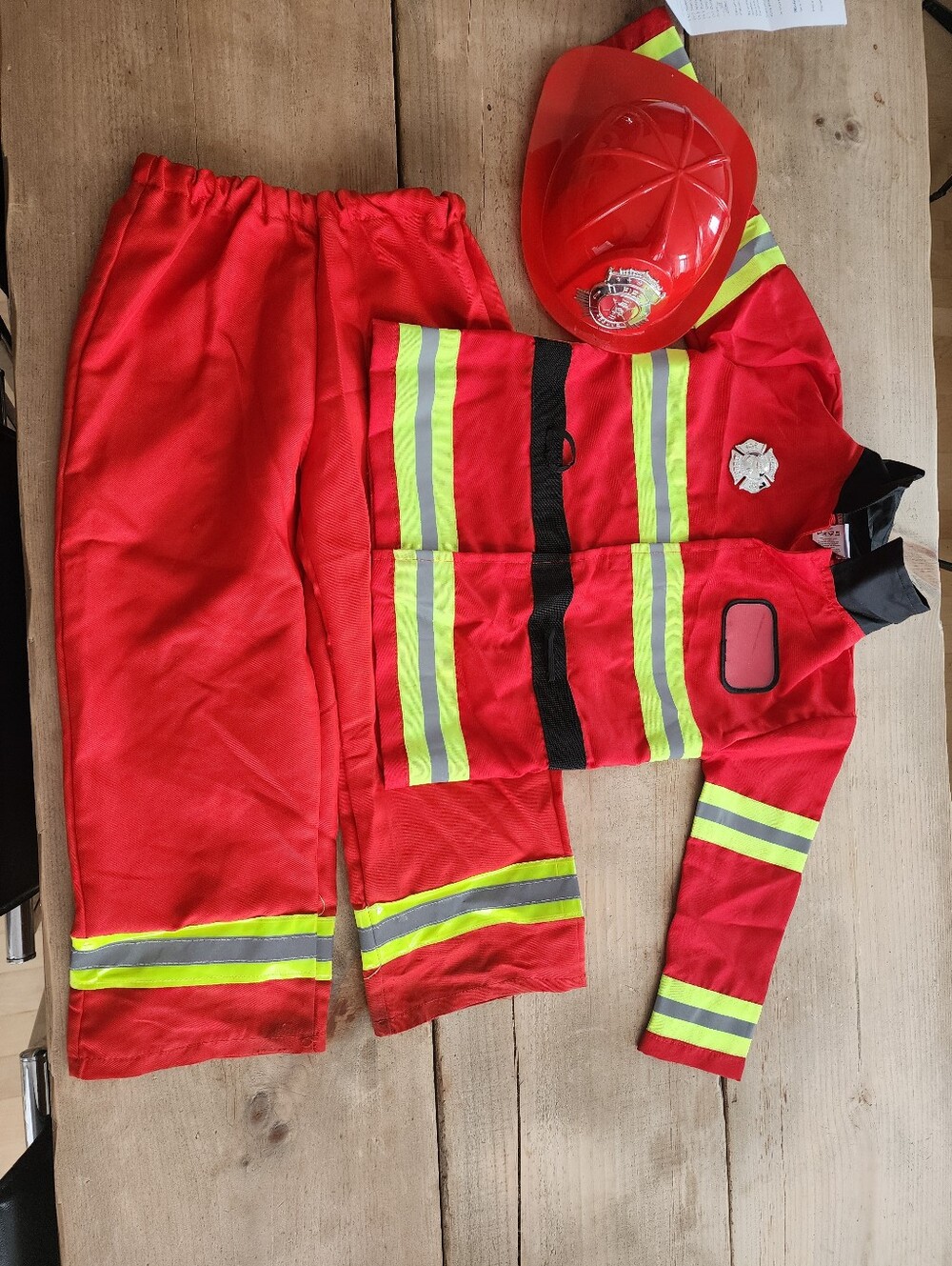 ⭐Great Pretenders Firefighter Costume with Helmet – Size 5–6